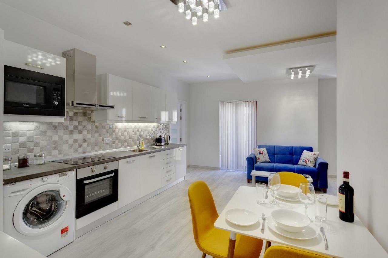 Splendid Apartment, Steps Away From The Sea 슬리에마 외부 사진