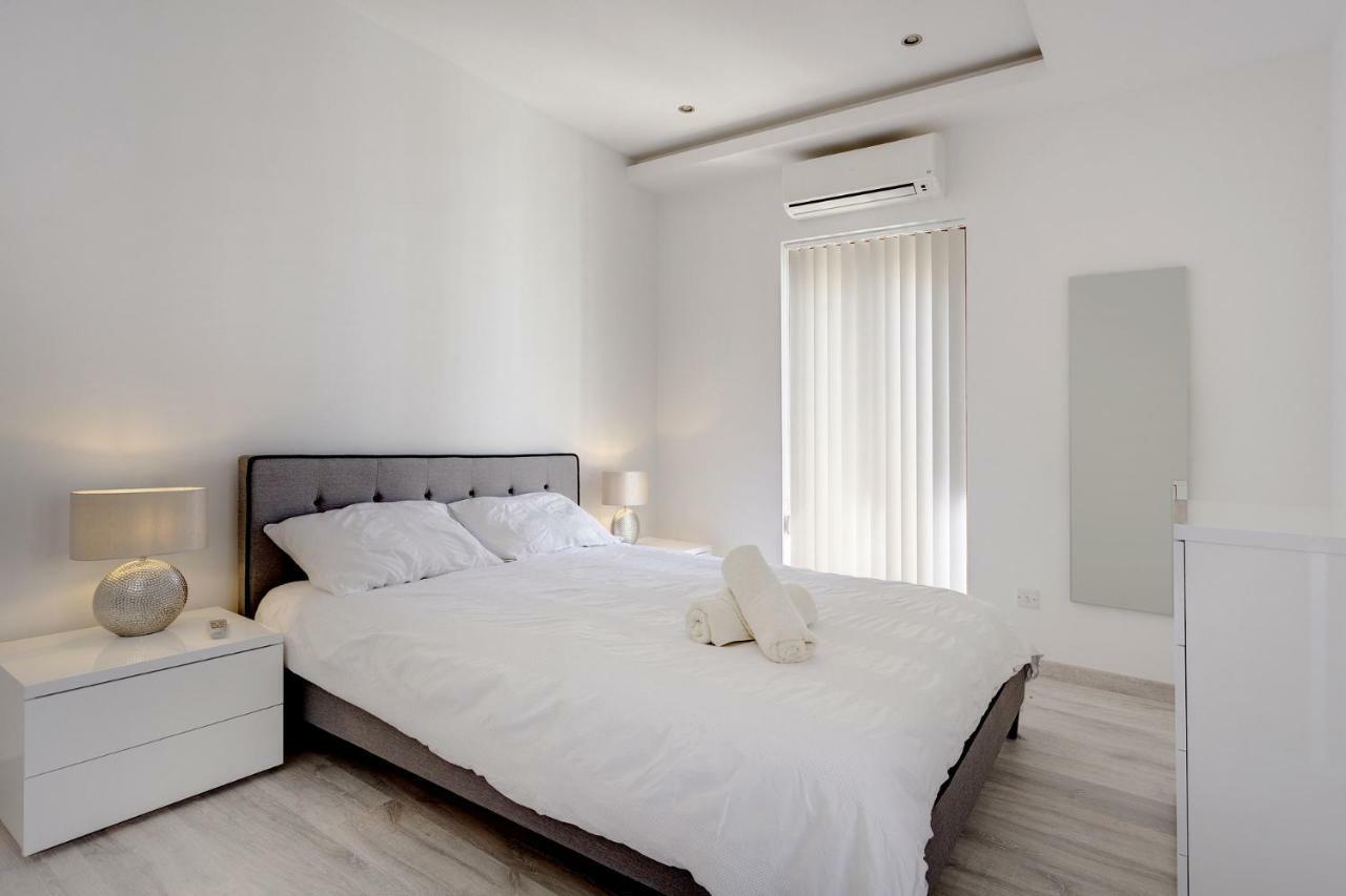 Splendid Apartment, Steps Away From The Sea 슬리에마 외부 사진